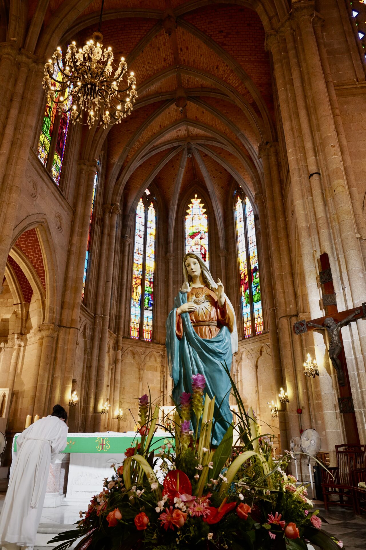 성모승천대축일 성모상